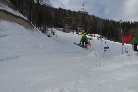 IMG-8830f147da835e5cb5a5f4defae26b2e-V